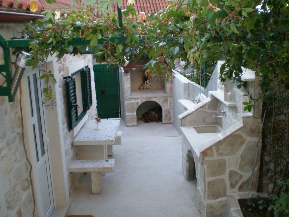 Apartment Menego A2 Bol-Center, Croatia Eksteriør bilde