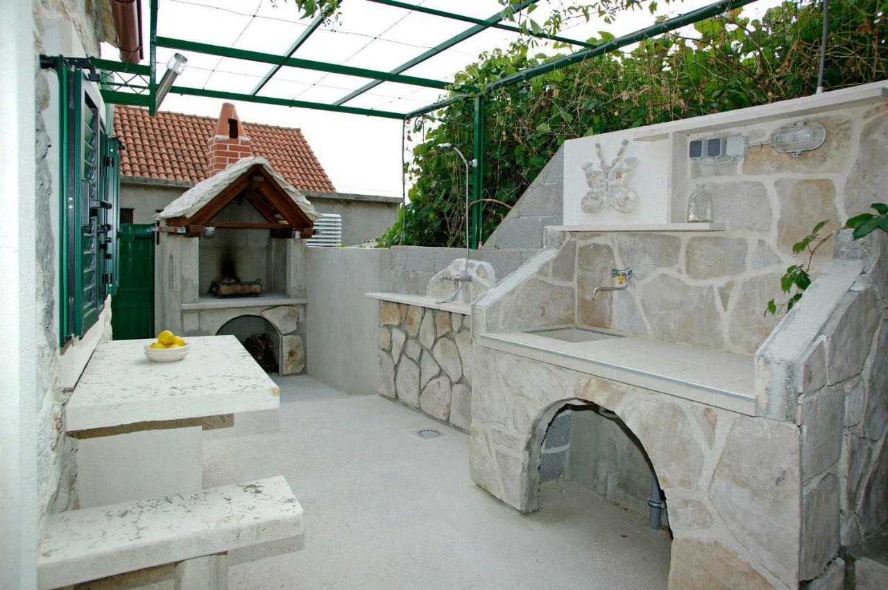 Apartment Menego A2 Bol-Center, Croatia Eksteriør bilde